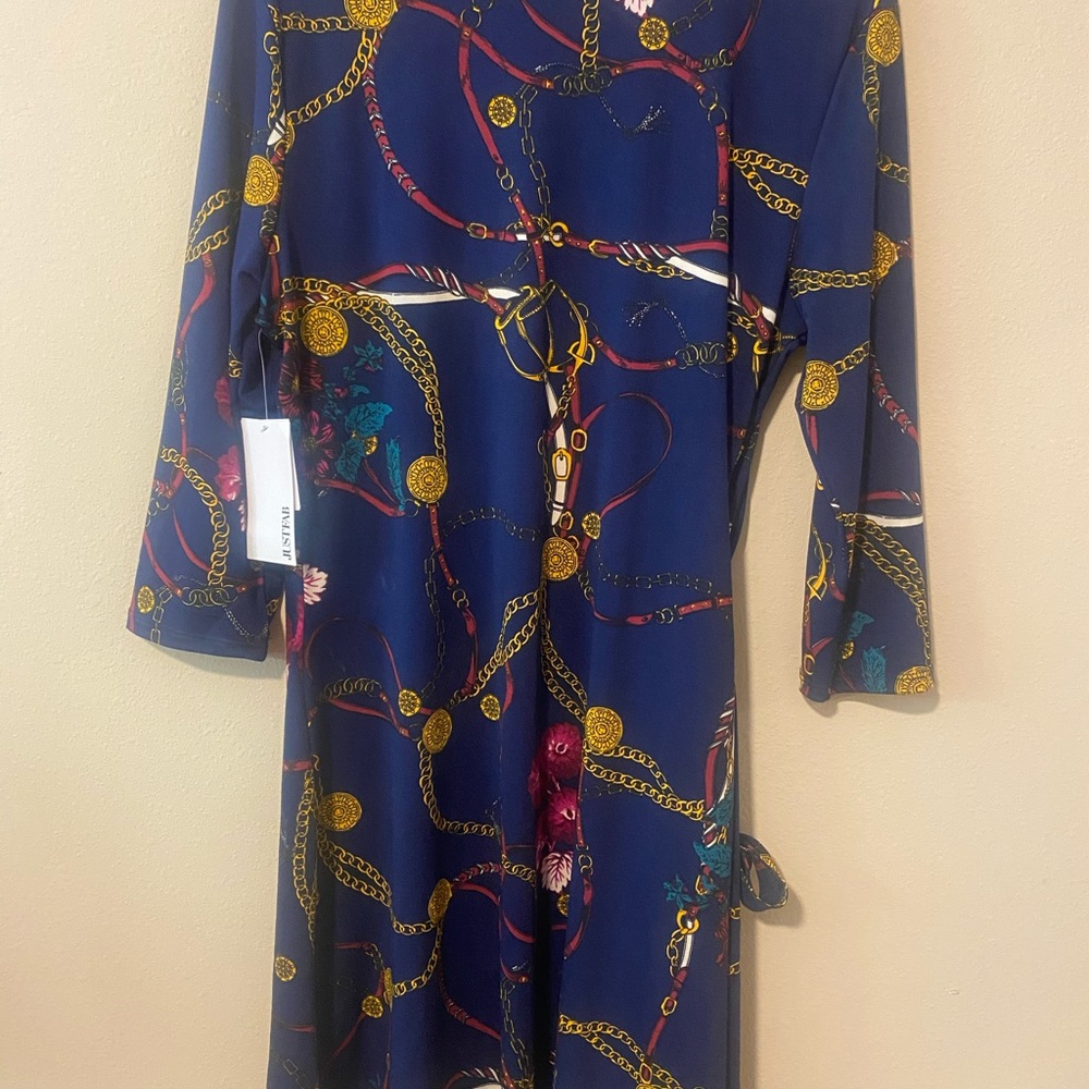Pattern wrap dress - Picture 2 of 5